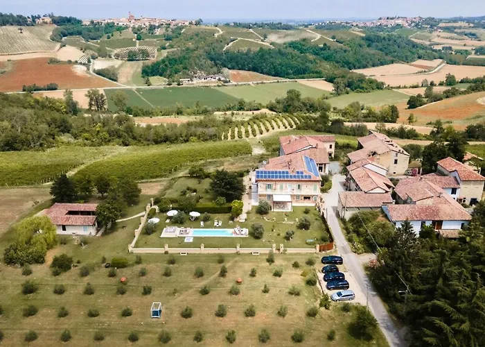 Historic Estate With Private In Monferrato Vakantiehuis