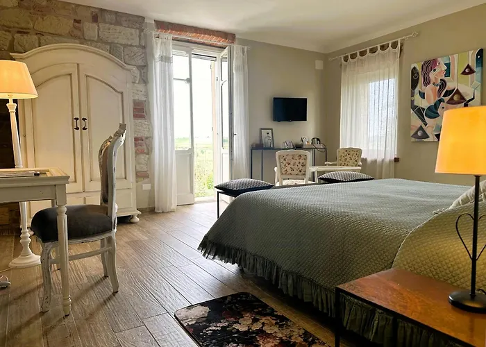Historic Estate With Private In Monferrato Vakantiehuis Ottiglio