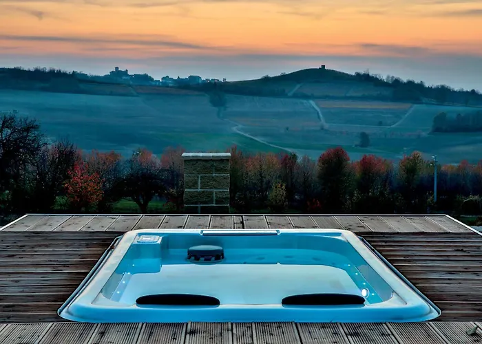 Historic Estate With Private In Monferrato Vakantiehuis *